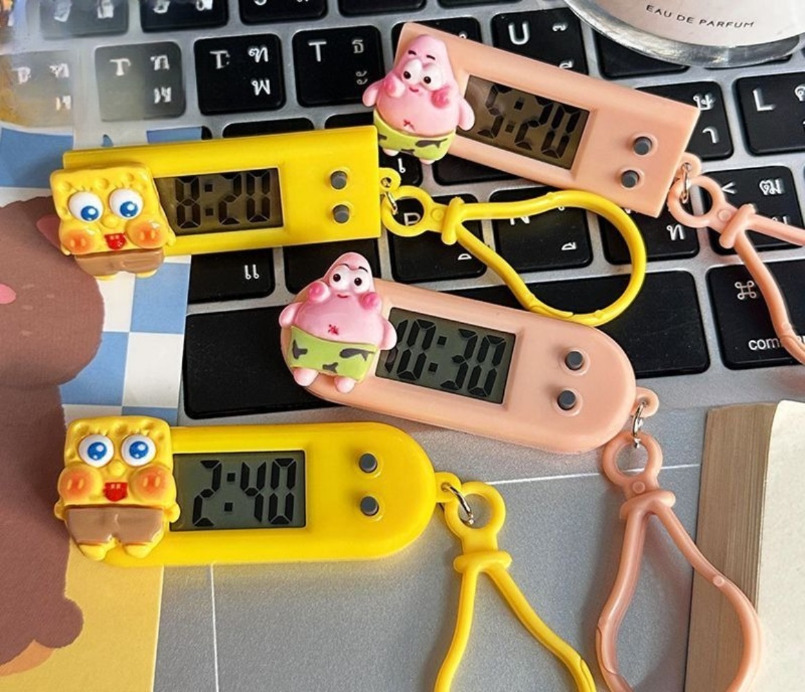 Electronics Stuff - นาฬิกาจับเวลาอิเล็กทรอนิกส์ลายการ์ตูนสปอนจ์บ็อบและแพทริคสุดน่ารัก - นาฬิกานับถอยหลังแบบเงียบ เหมาะเป็นของขวัญ